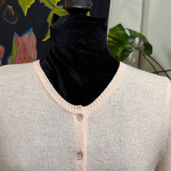 100% Cashmere Button-Down Cardigan Sweater, Blush Pink, Juniors L, Circa 1990s - Picture 8 of 16
